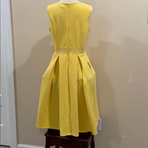 ❌ SOLD ❌ New York & Company business dress - Picture 2 of 3